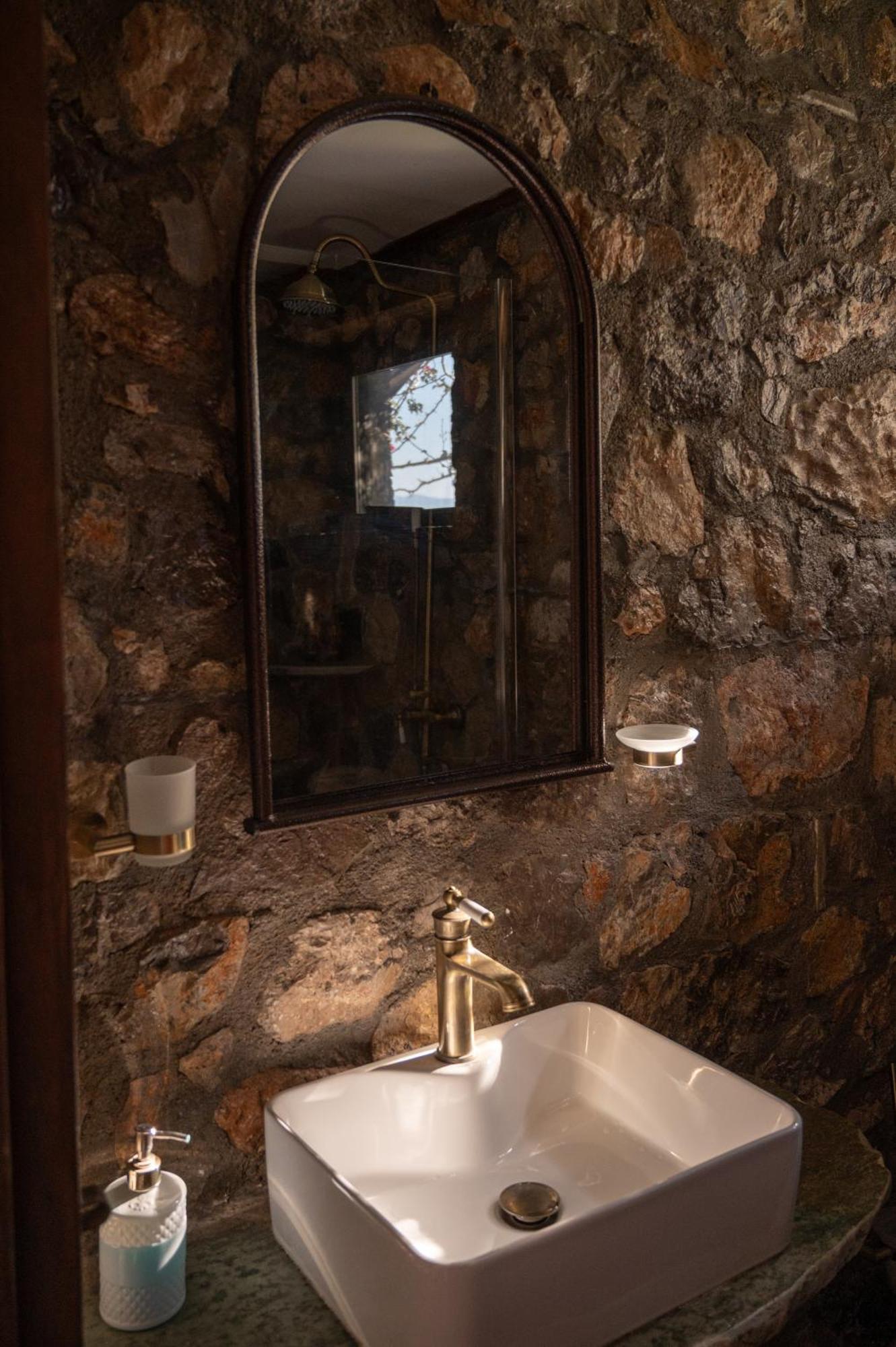 Апартаменты Agrilia Koromili Retreat Paralia Livadostratas