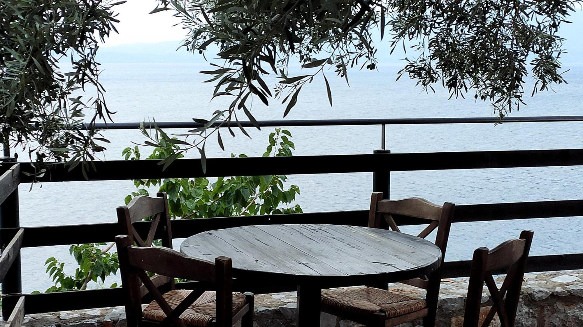 Agrilia Koromili Retreat * Paralia Livadostratas